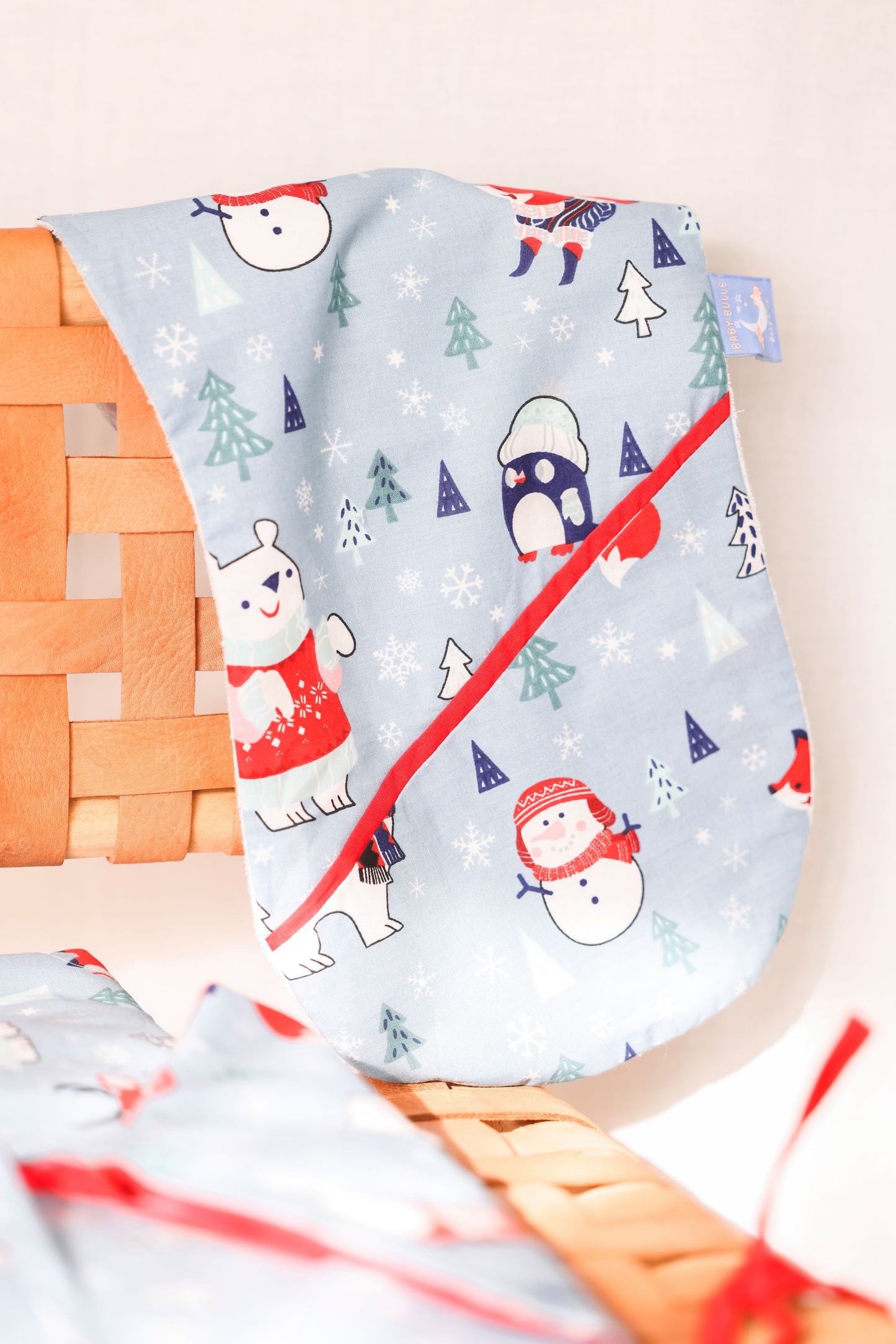 Pack naissance: Tapis à langer , protège épaule et bavoir