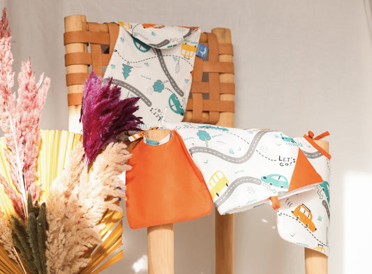 Pack naissance: Tapis à langer , protège épaule et bavoir