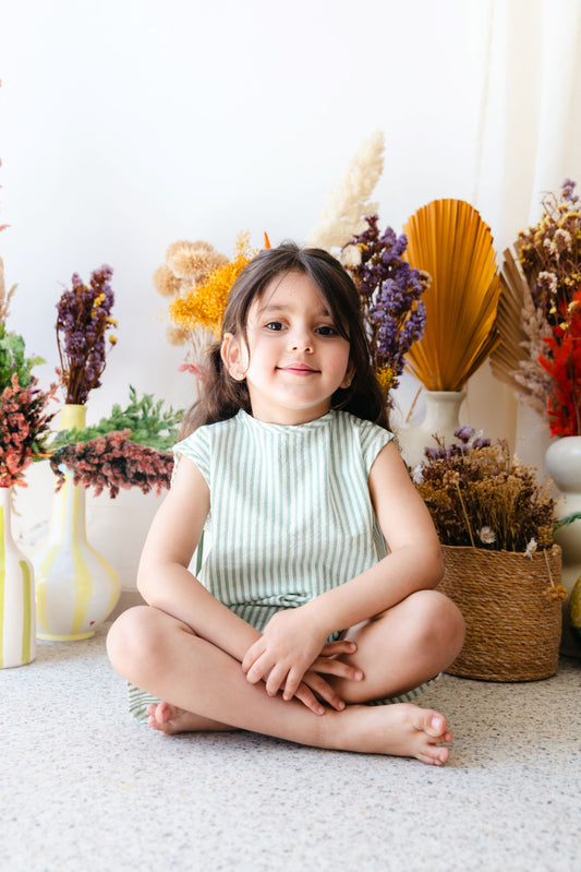 Ensemble TIKKI  2 Pieces  pour enfant fille chemisier a nœud et short rayé